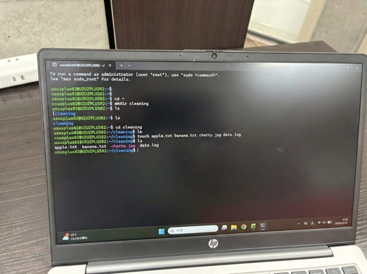 こちらはWindowsでのLinuC学習の様子。テキストを見ながら学習できるので、初めてでも安心です